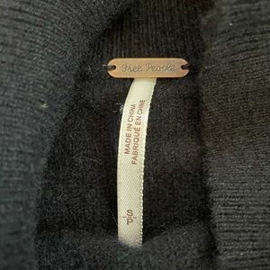 Free people black turtle neck sweater